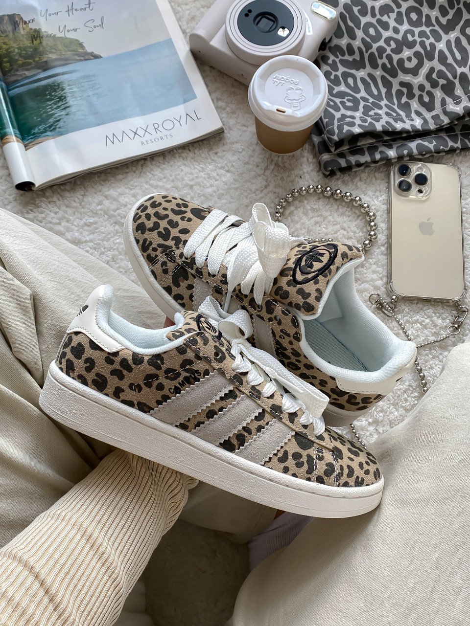 6824553100_w640_h640_zhenskie-krossovki-adidas